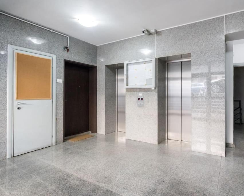Bright 1BR Flat - New Midtown Building + Terrace view 3