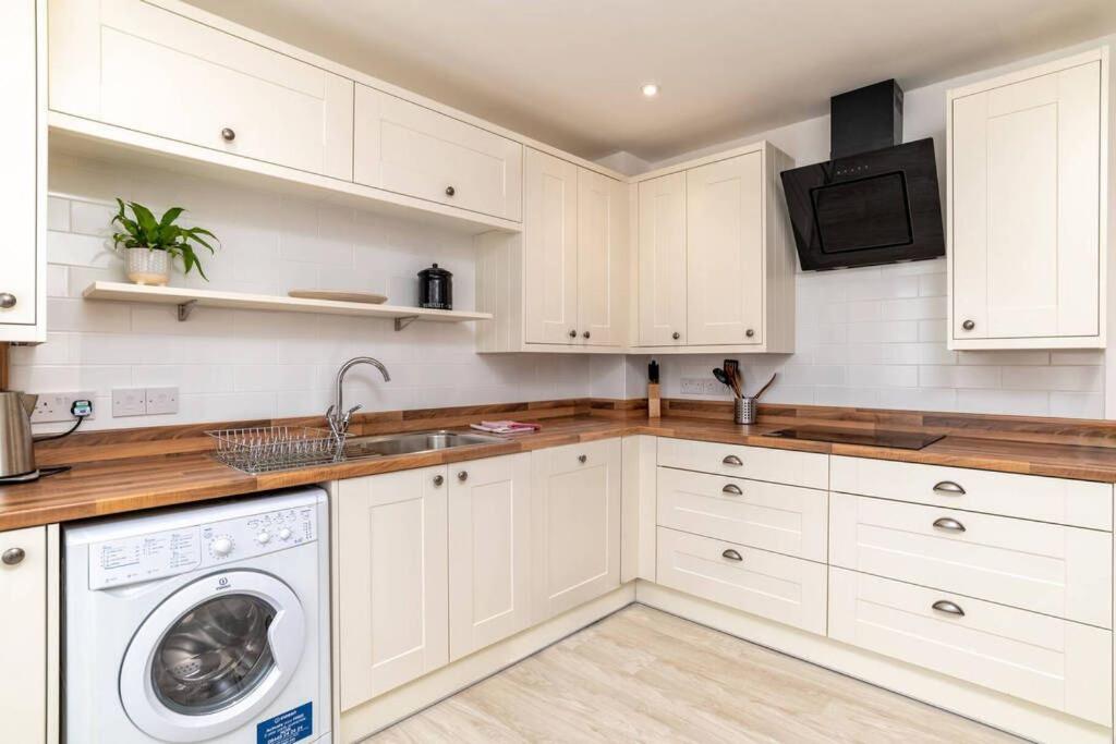 2 Alexandra Court view 4