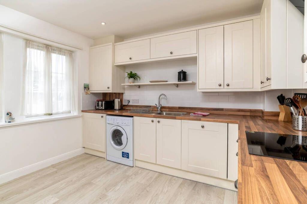 2 Alexandra Court view 5