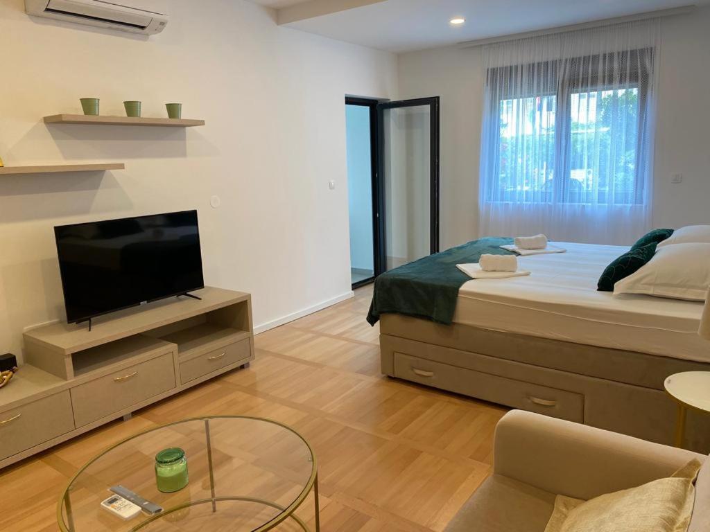 Laurus Makarska Accommodation