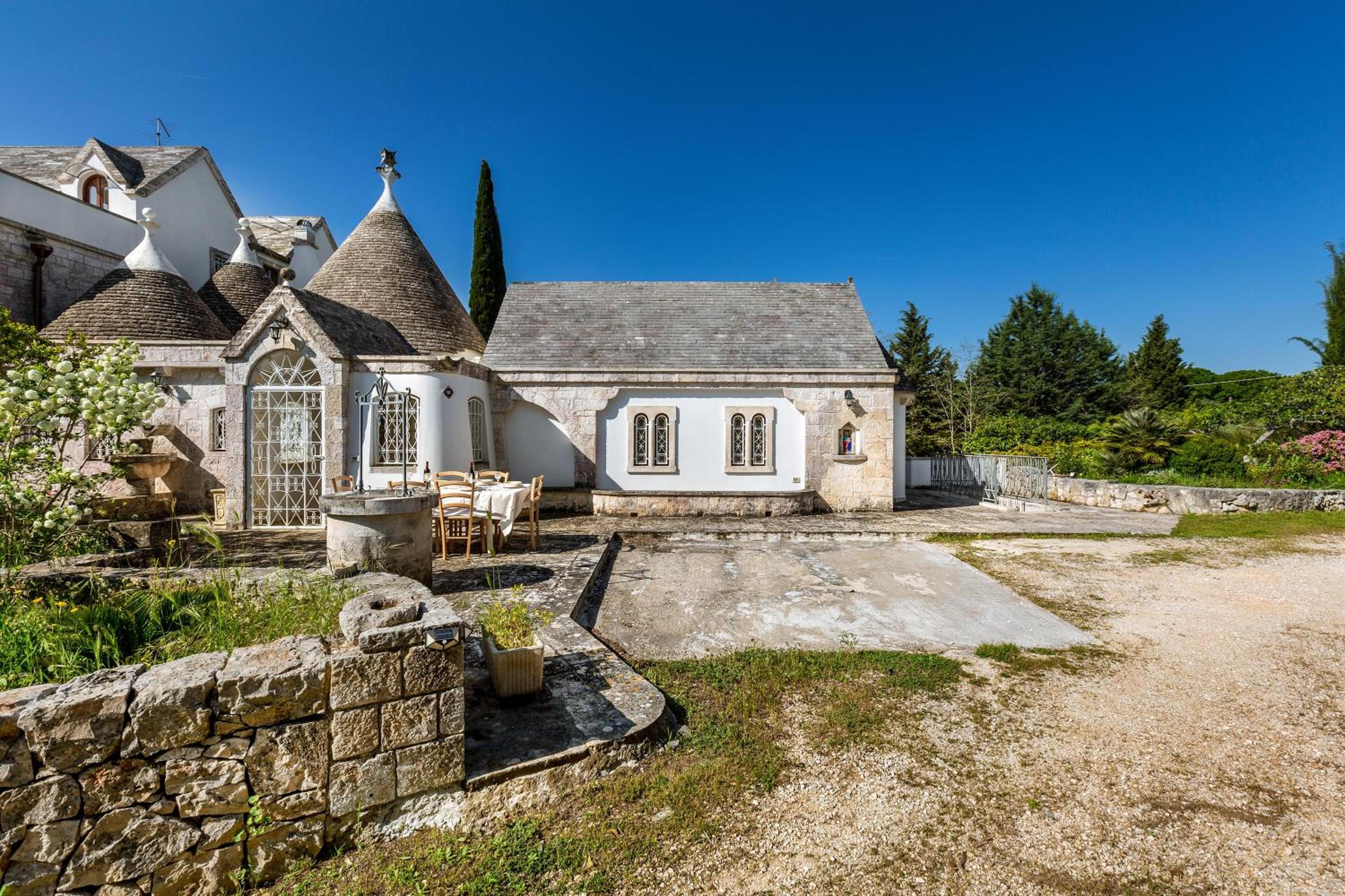 Villa Poggio dei Loti by BarbarHouse view 3