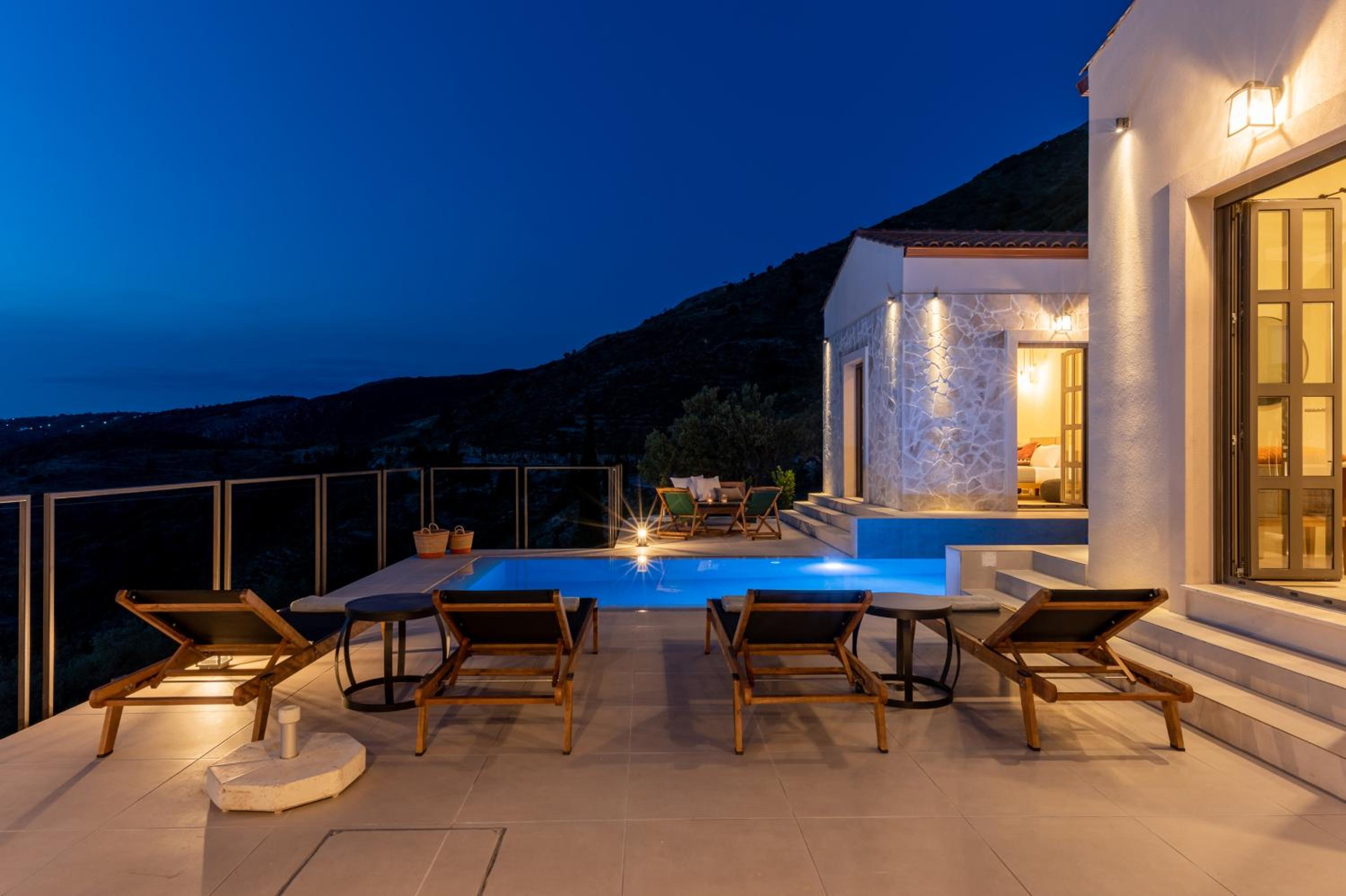J&C Luxury Villa view 4
