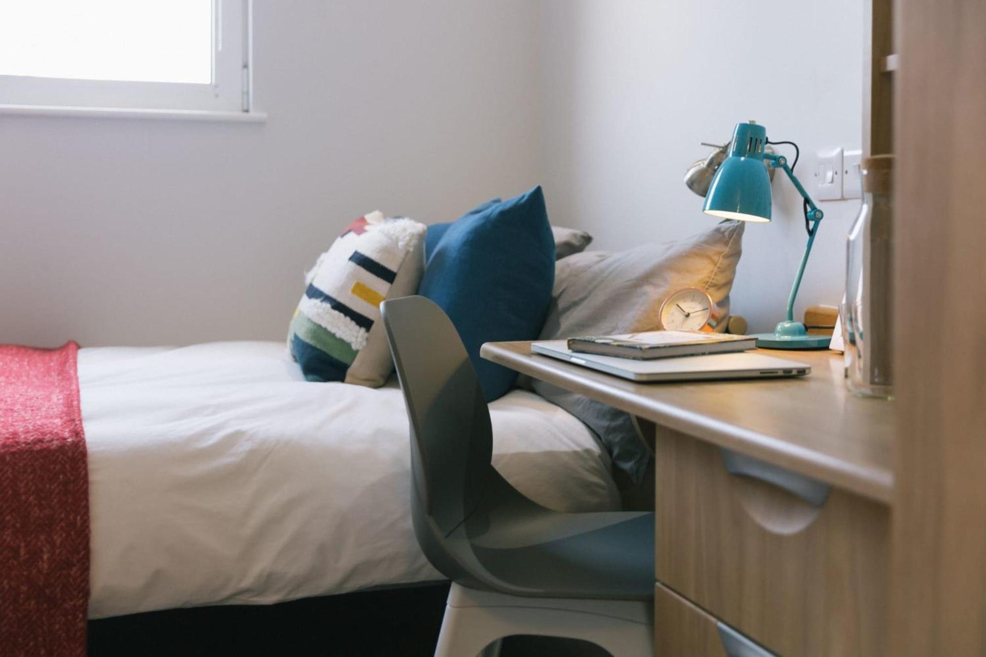 Ensuite Bedrooms With Shared Kitchen and 5 Bedroom Apartments at iQ Steel in Sheffield
