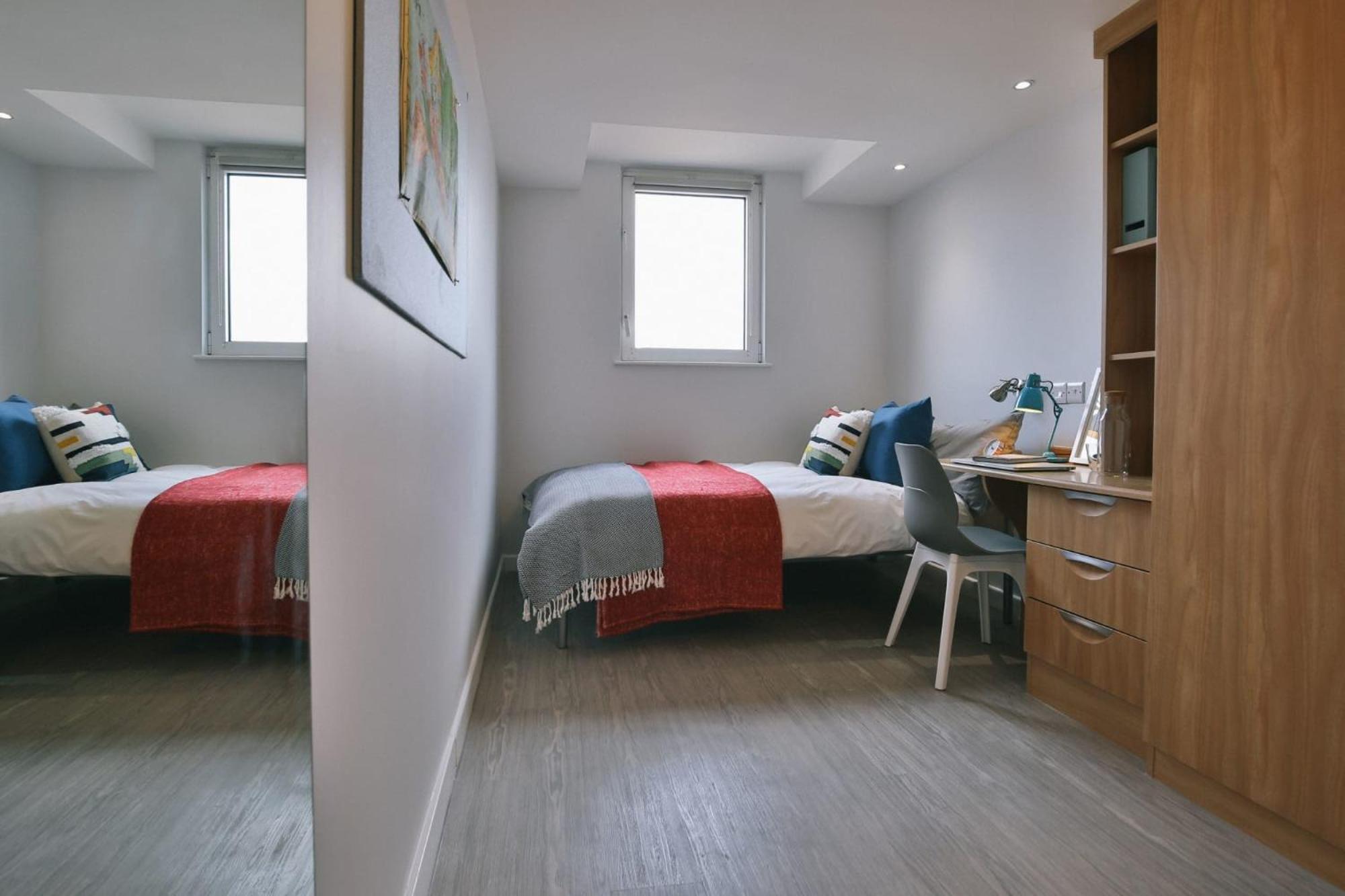 Ensuite Bedrooms With Shared Kitchen and 5 Bedroom Apartments at iQ Steel in Sheffield