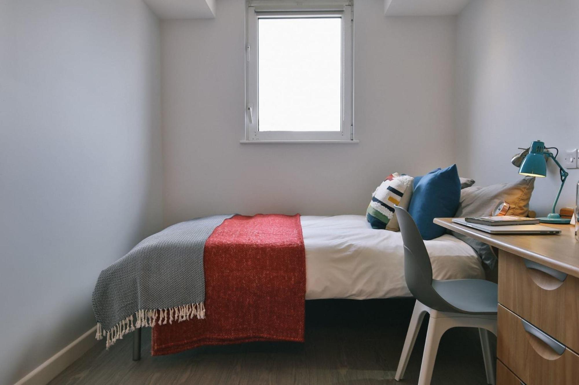 Ensuite Bedrooms With Shared Kitchen and 5 Bedroom Apartments at iQ Steel in Sheffield