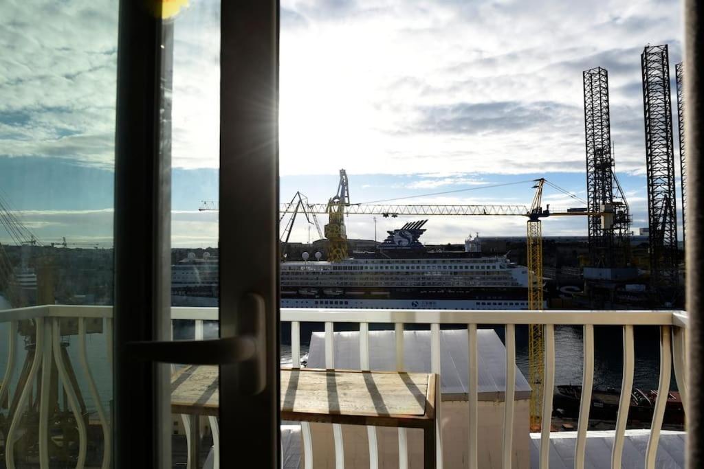 Harbour view Studio with terrace sleep up to 4 view 3