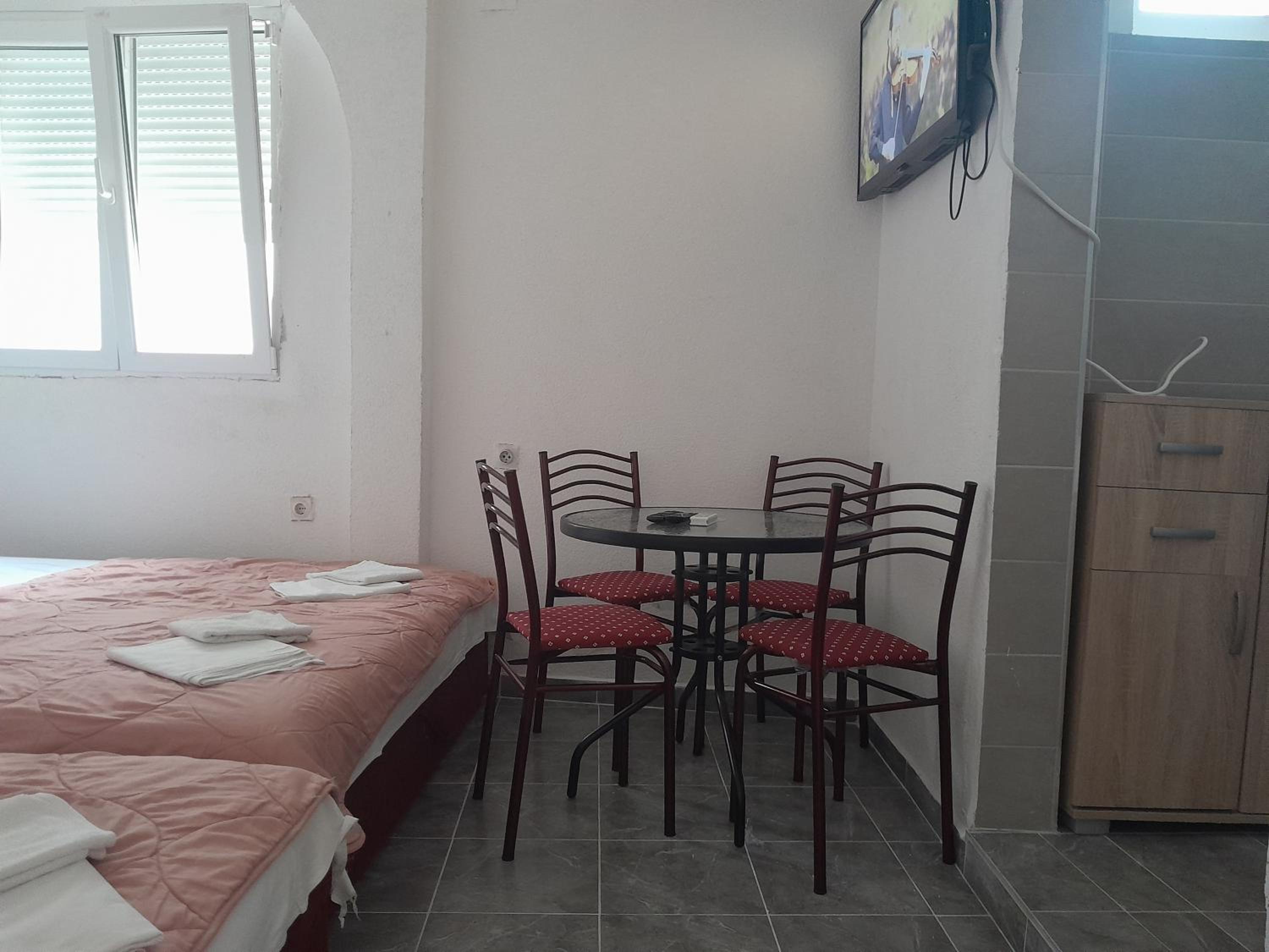 Photo 12