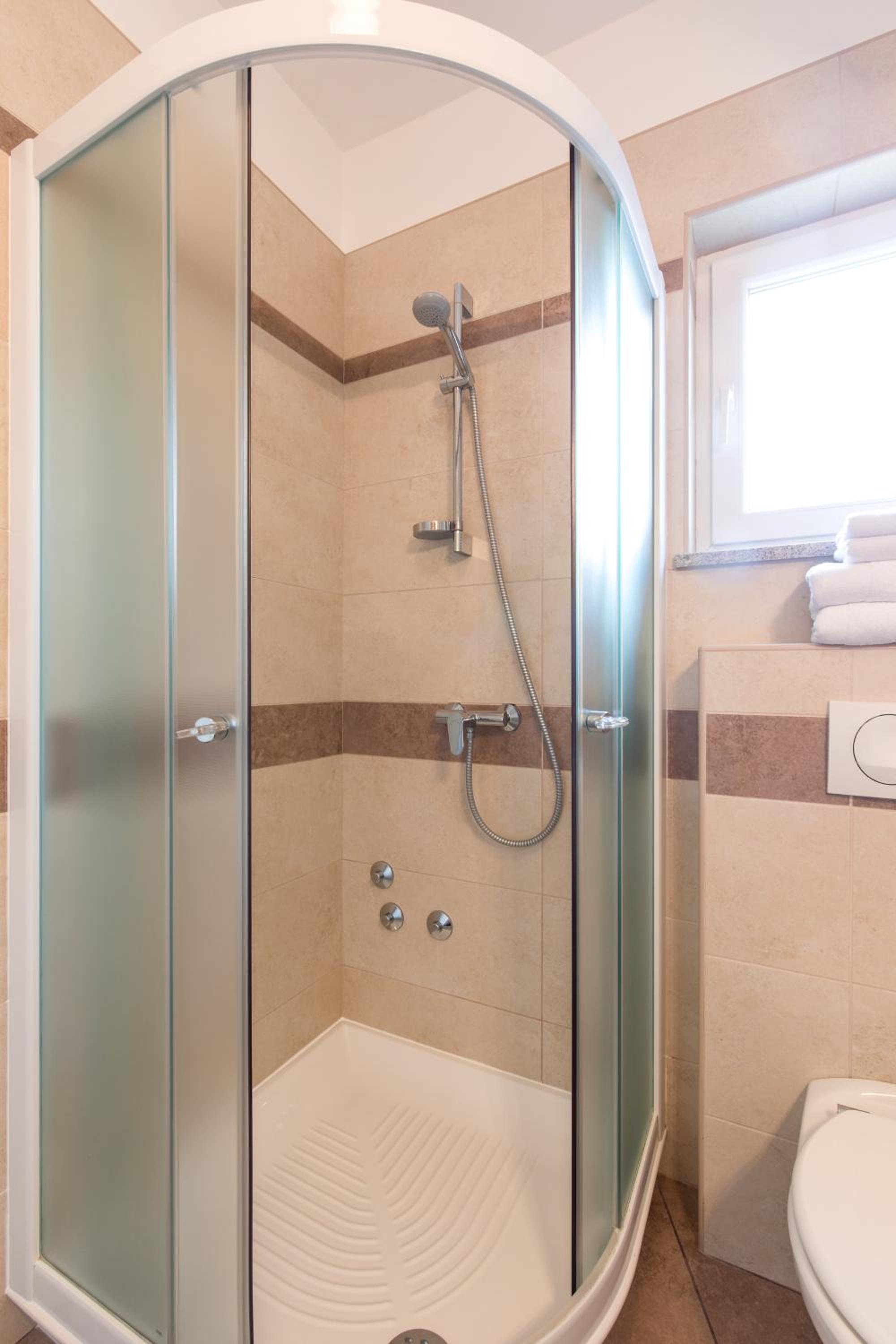 Apartmani LAURA Krk view 2