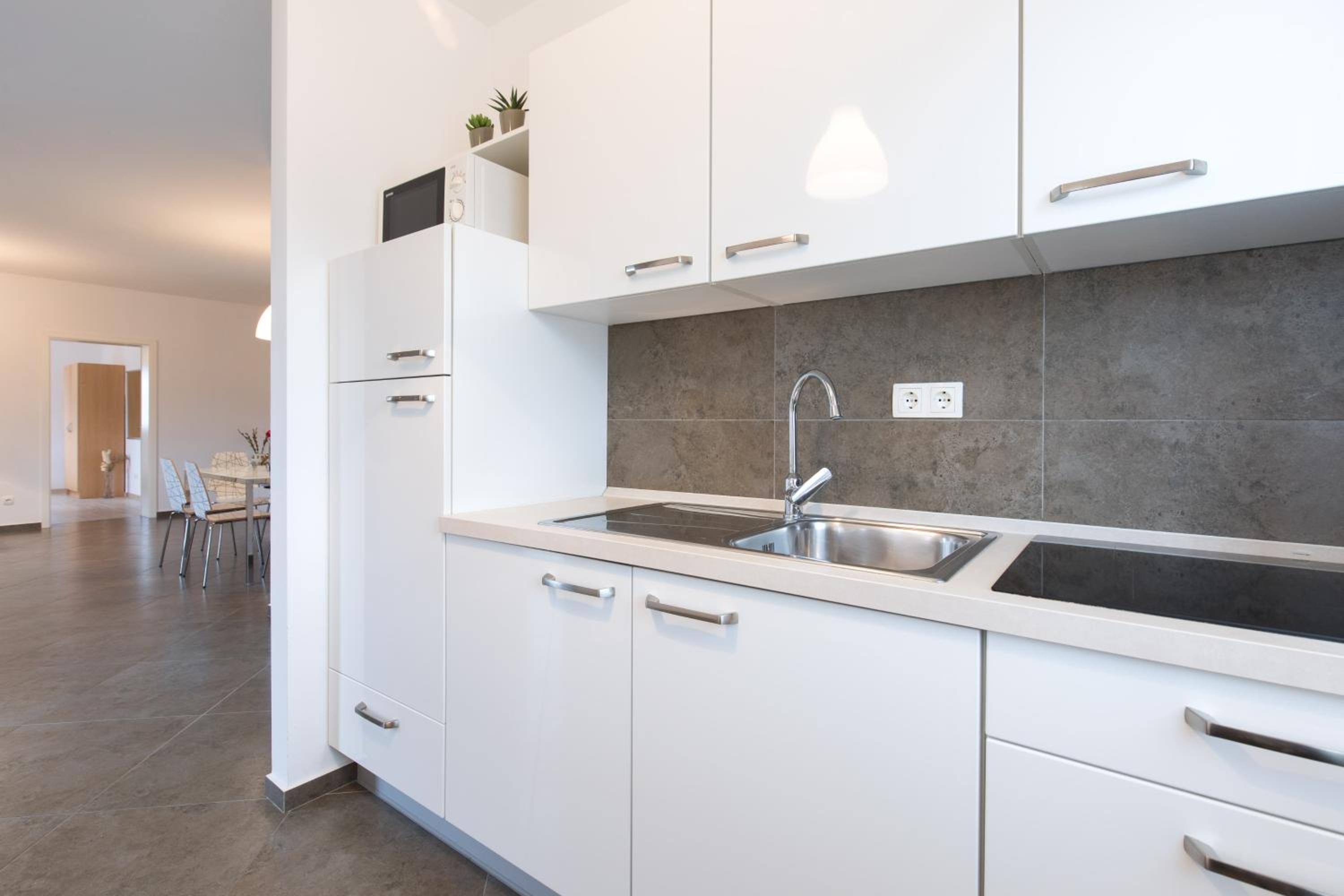 Apartmani LAURA Krk view 3