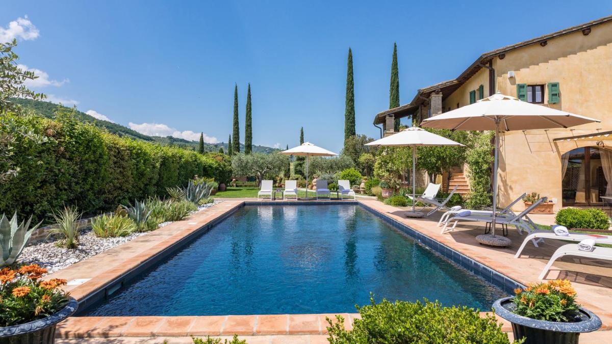 CASALE SANTA LUCIA 8&2, Emma Villas view 5