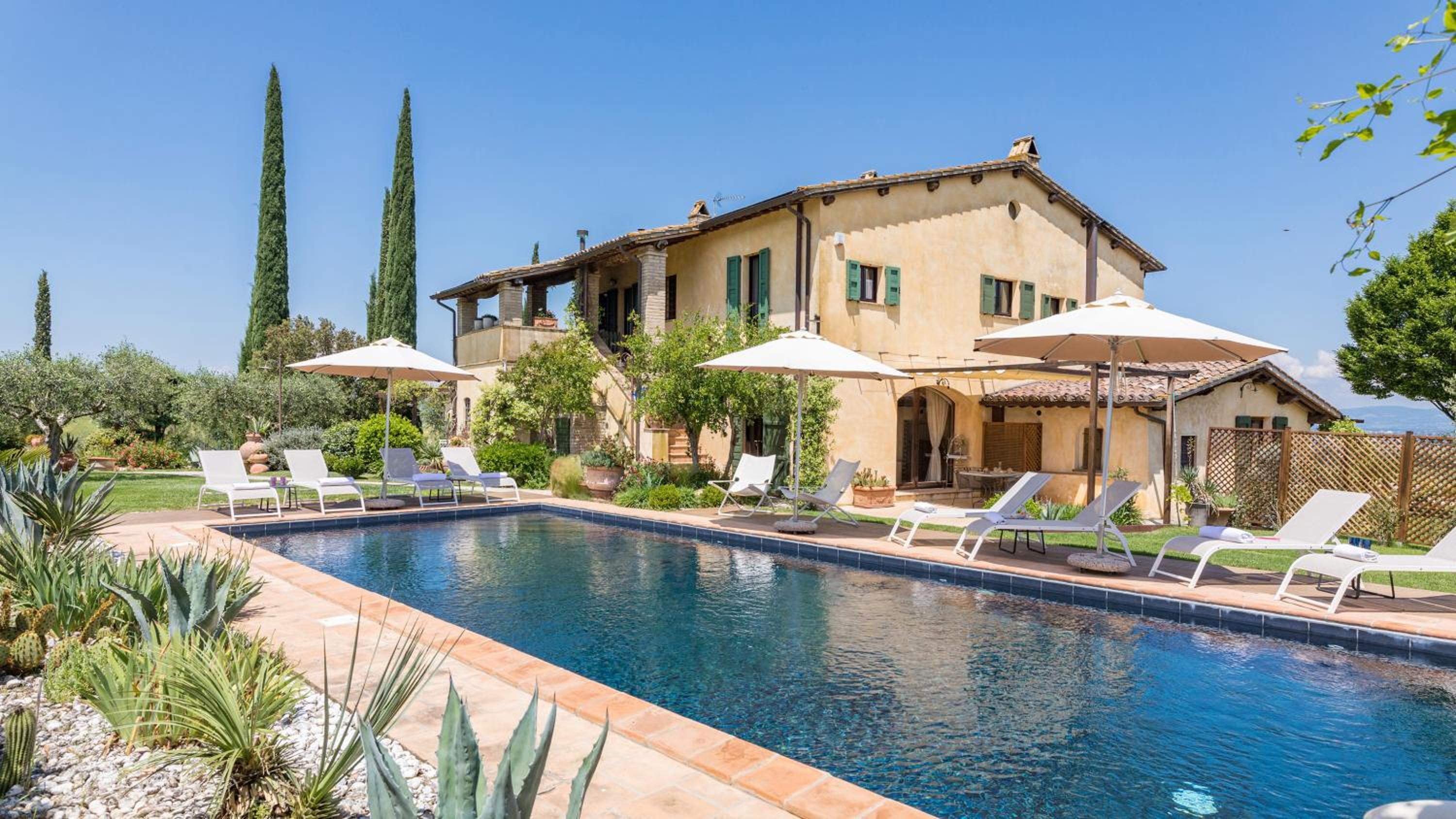 CASALE SANTA LUCIA 8&2, Emma Villas view 2