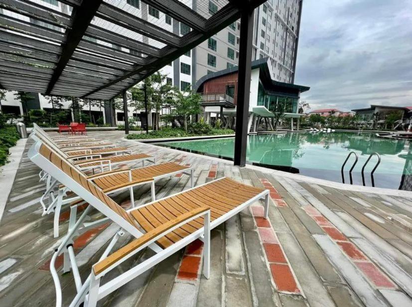 M Centura Sentul