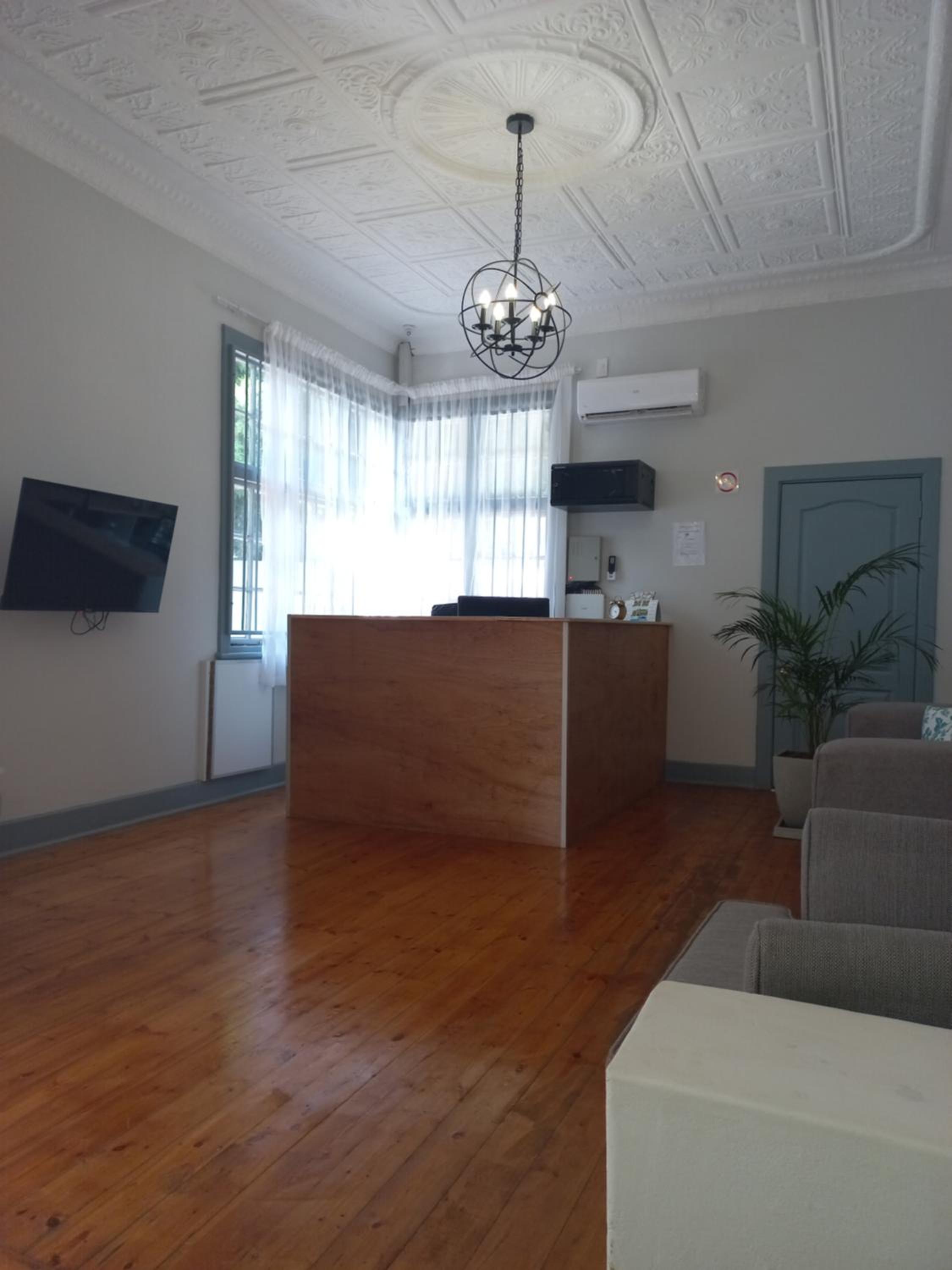 Triple9 Hatfield Guesthouse