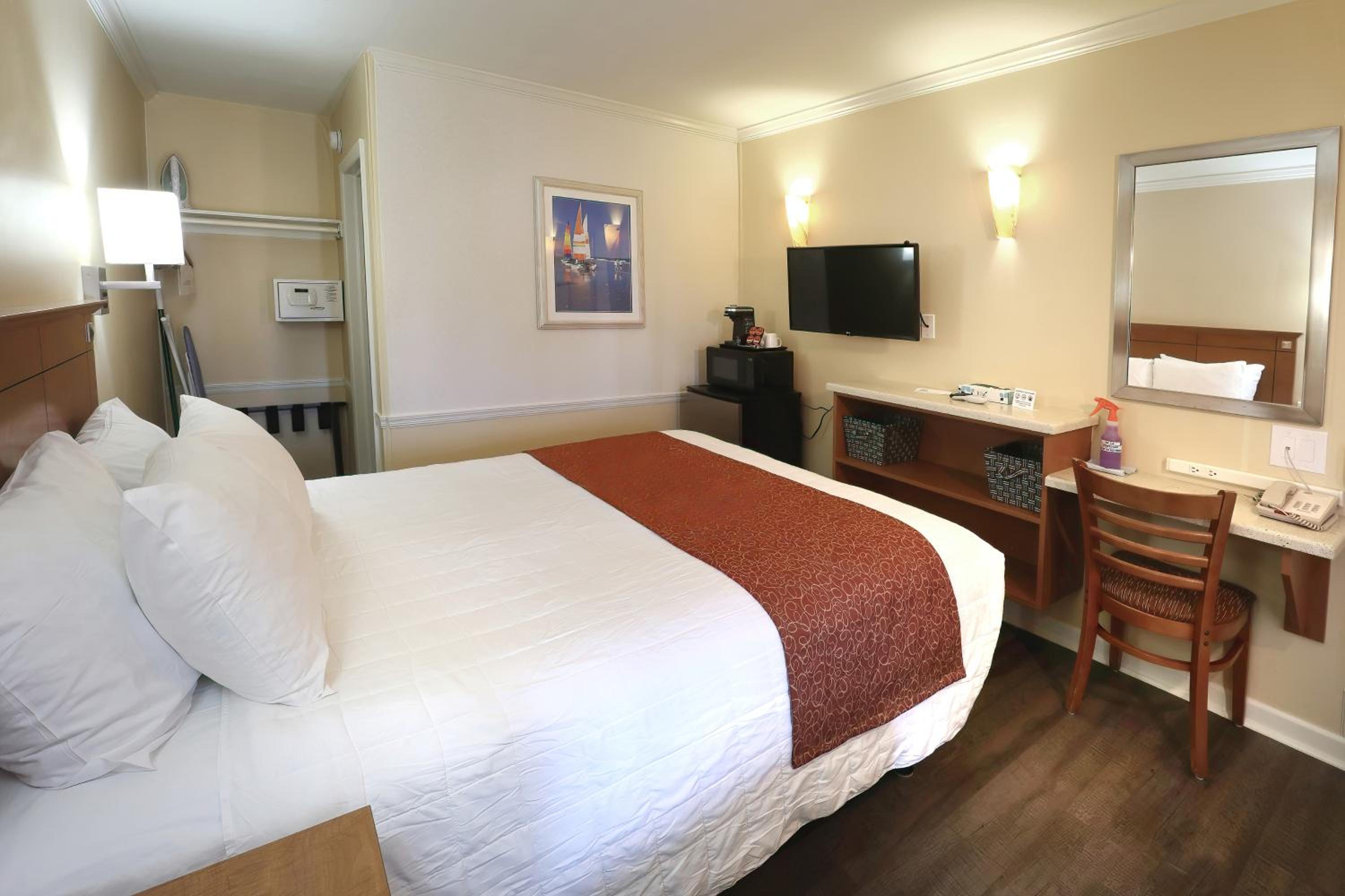 Fleur de Lis Beach Motel