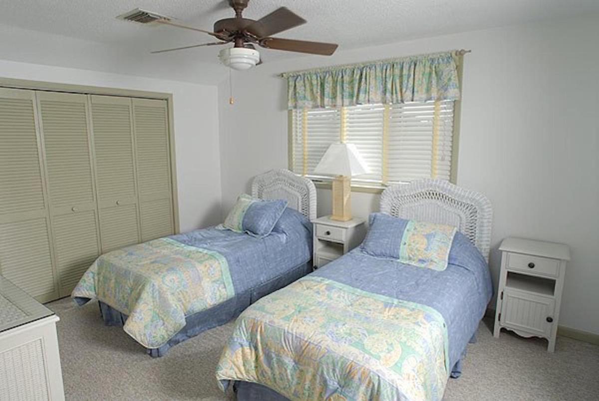 Castaway Cove by Grand Cayman Villas & Condos