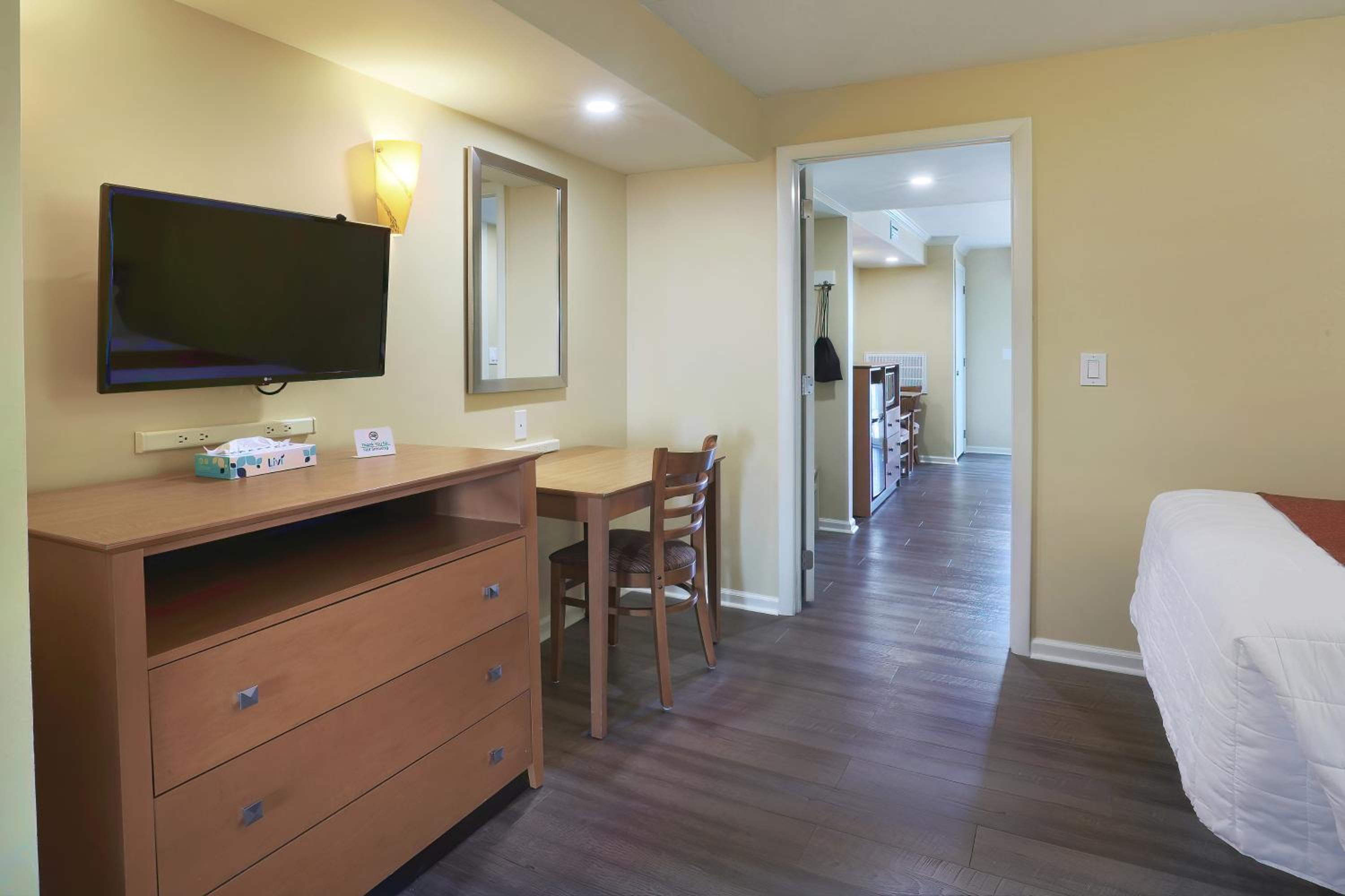 Fleur de Lis Beach Motel