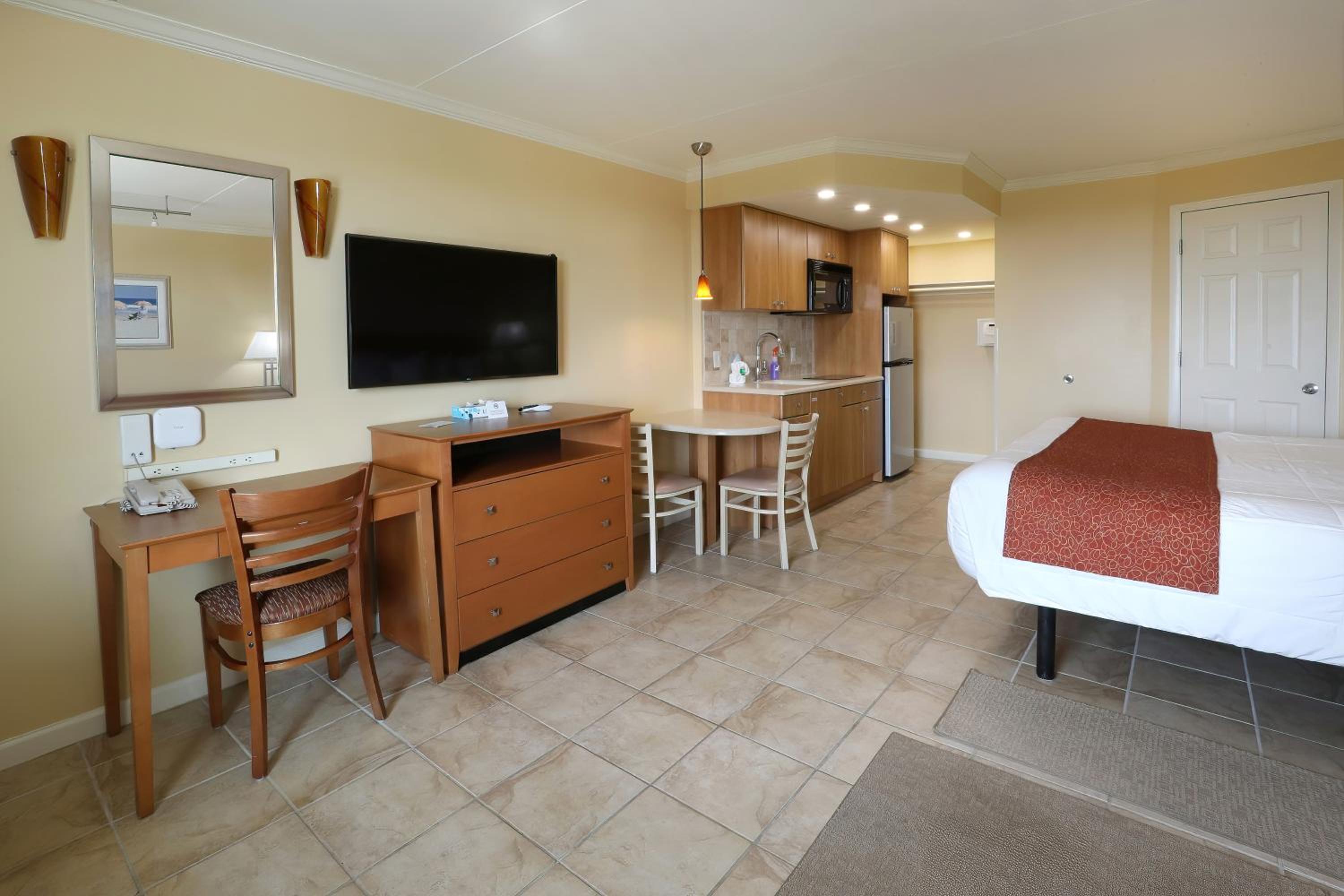 Fleur de Lis Beach Motel