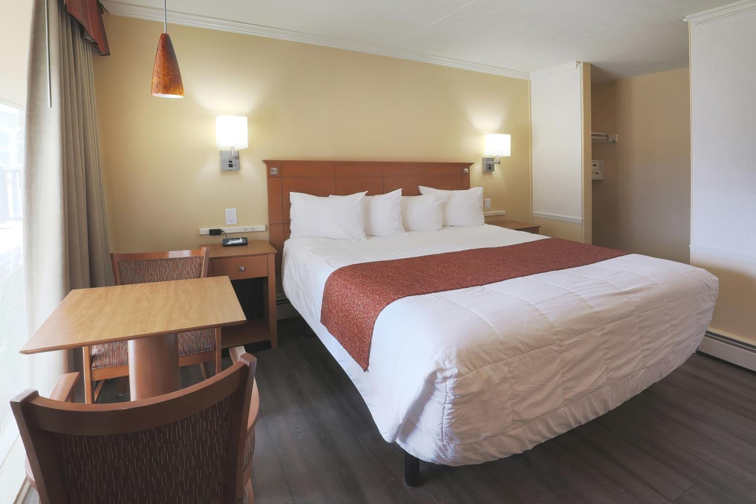 Fleur de Lis Beach Motel