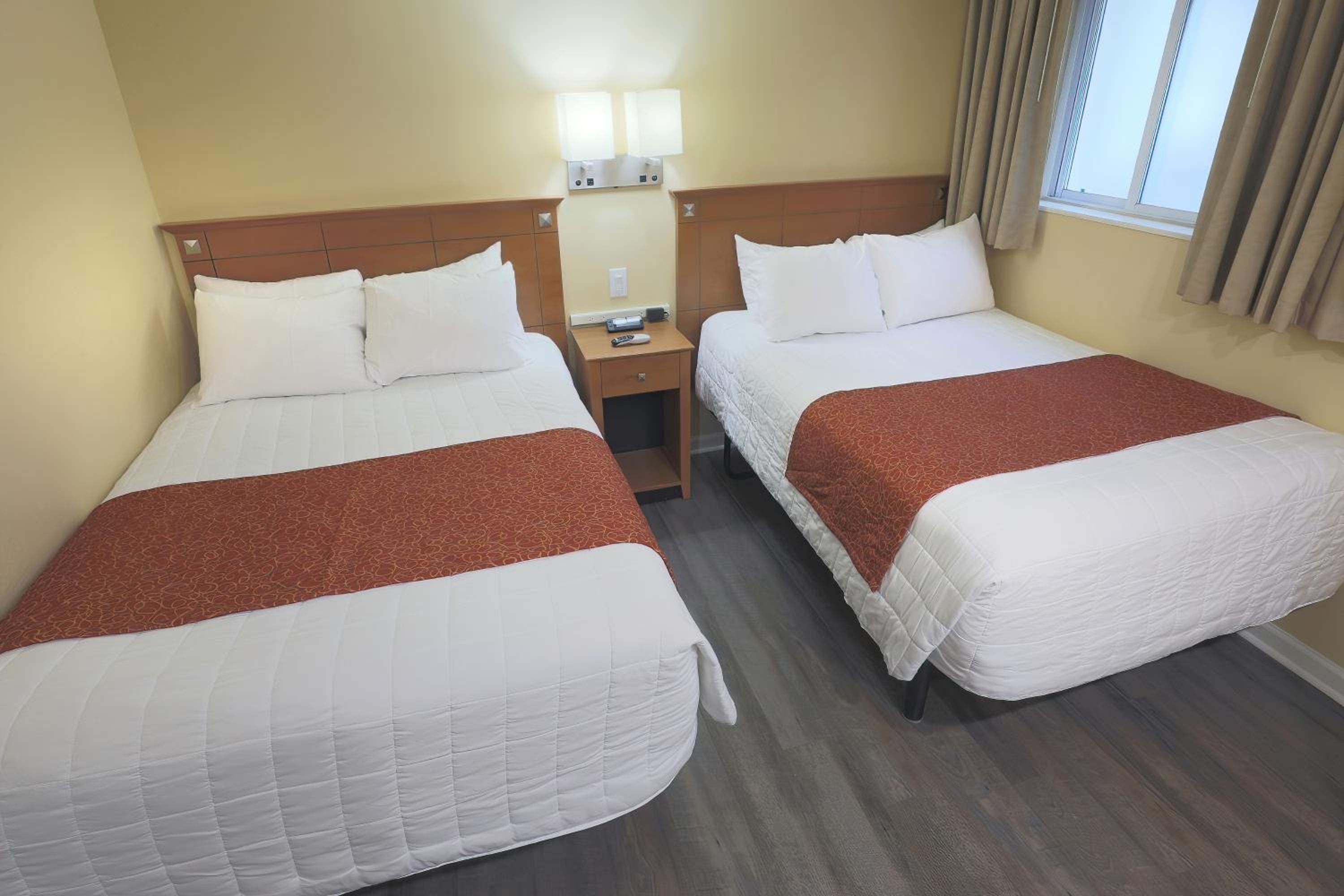 Fleur de Lis Beach Motel