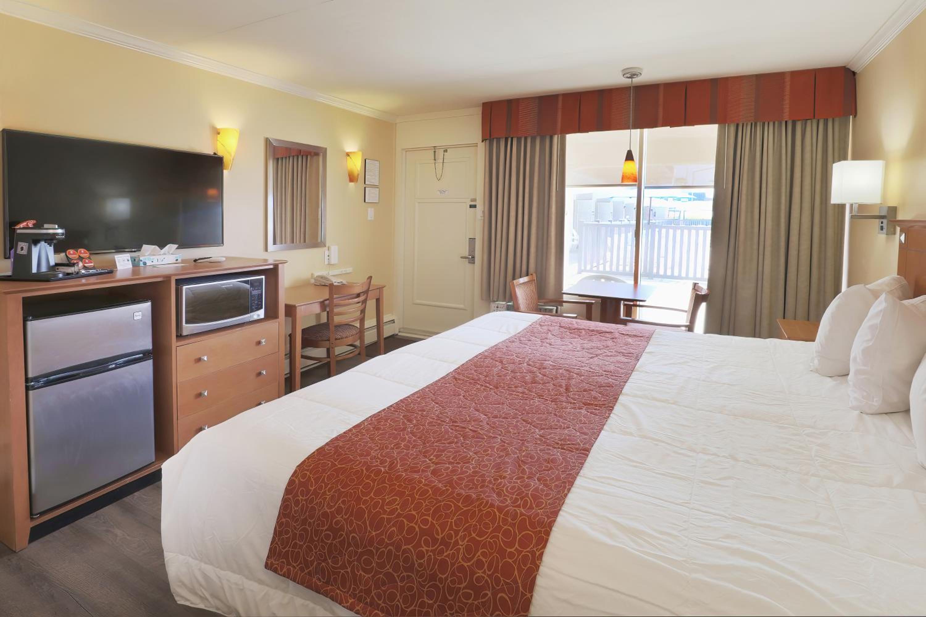Fleur de Lis Beach Motel