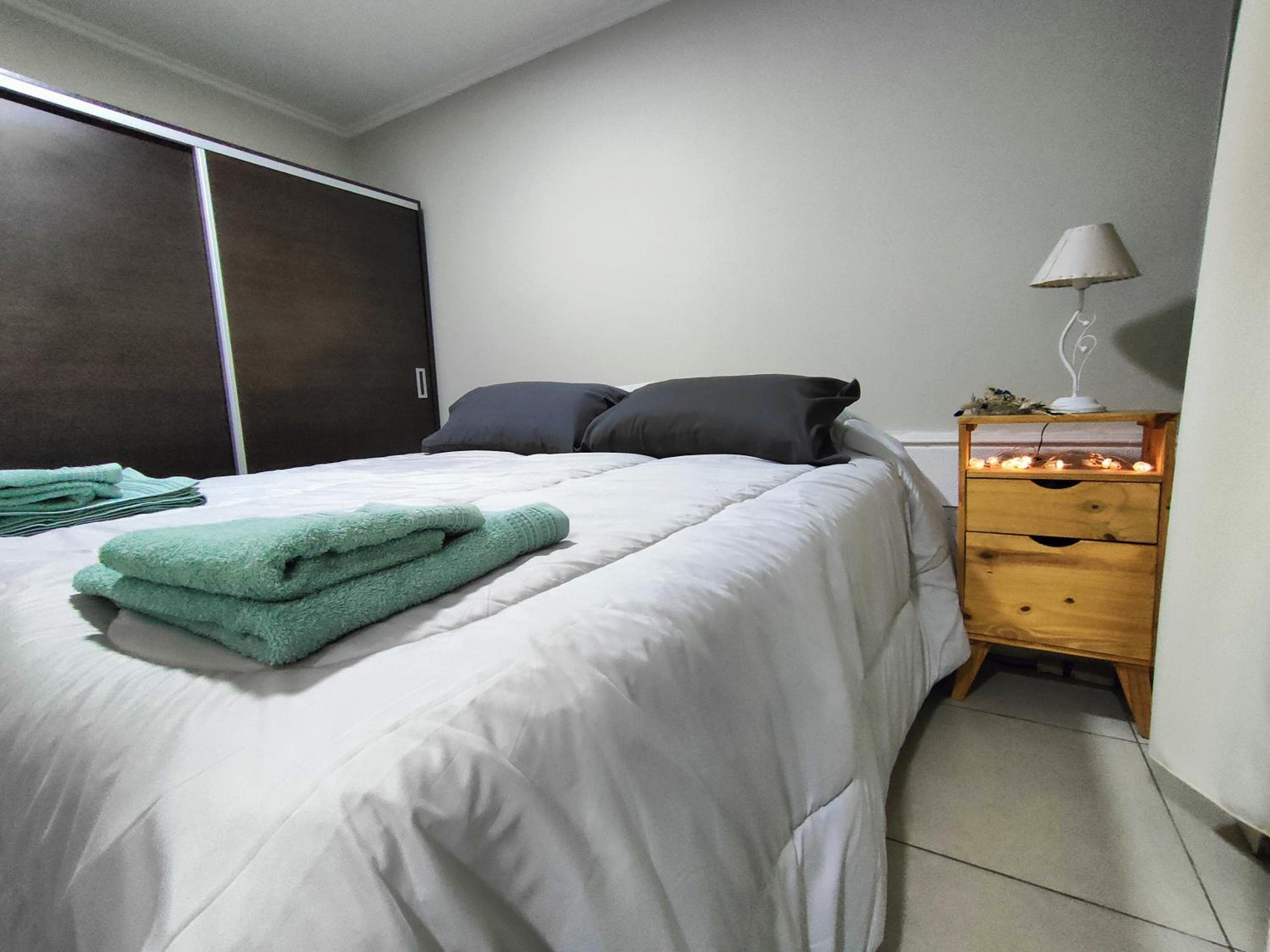 Departamento con 2 habitaciones y patio en el centro de Mendoza