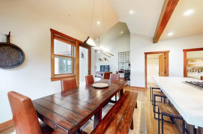 Red Hawk Townhomes 4 Bedroom - 200 Yards To Gondola! view 4
