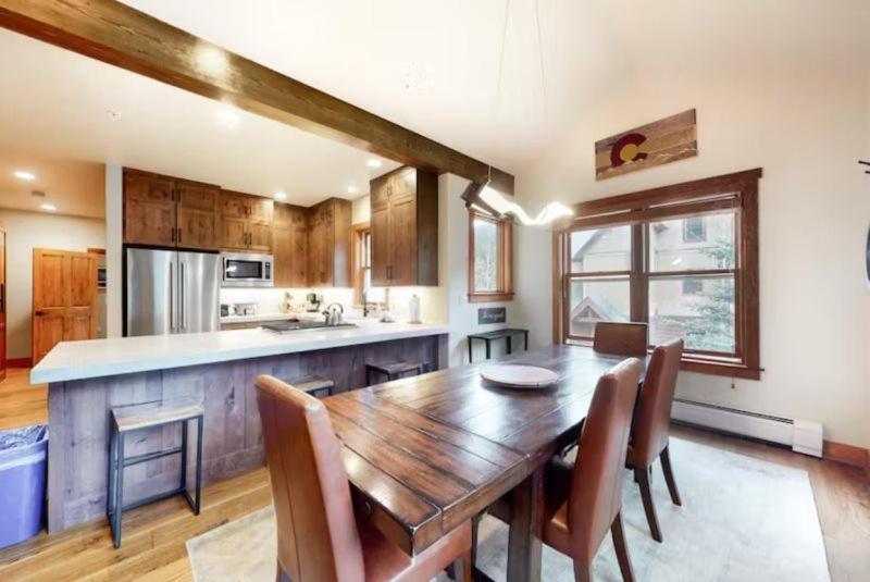 Red Hawk Townhomes 4 Bedroom - 200 Yards To Gondola! view 5
