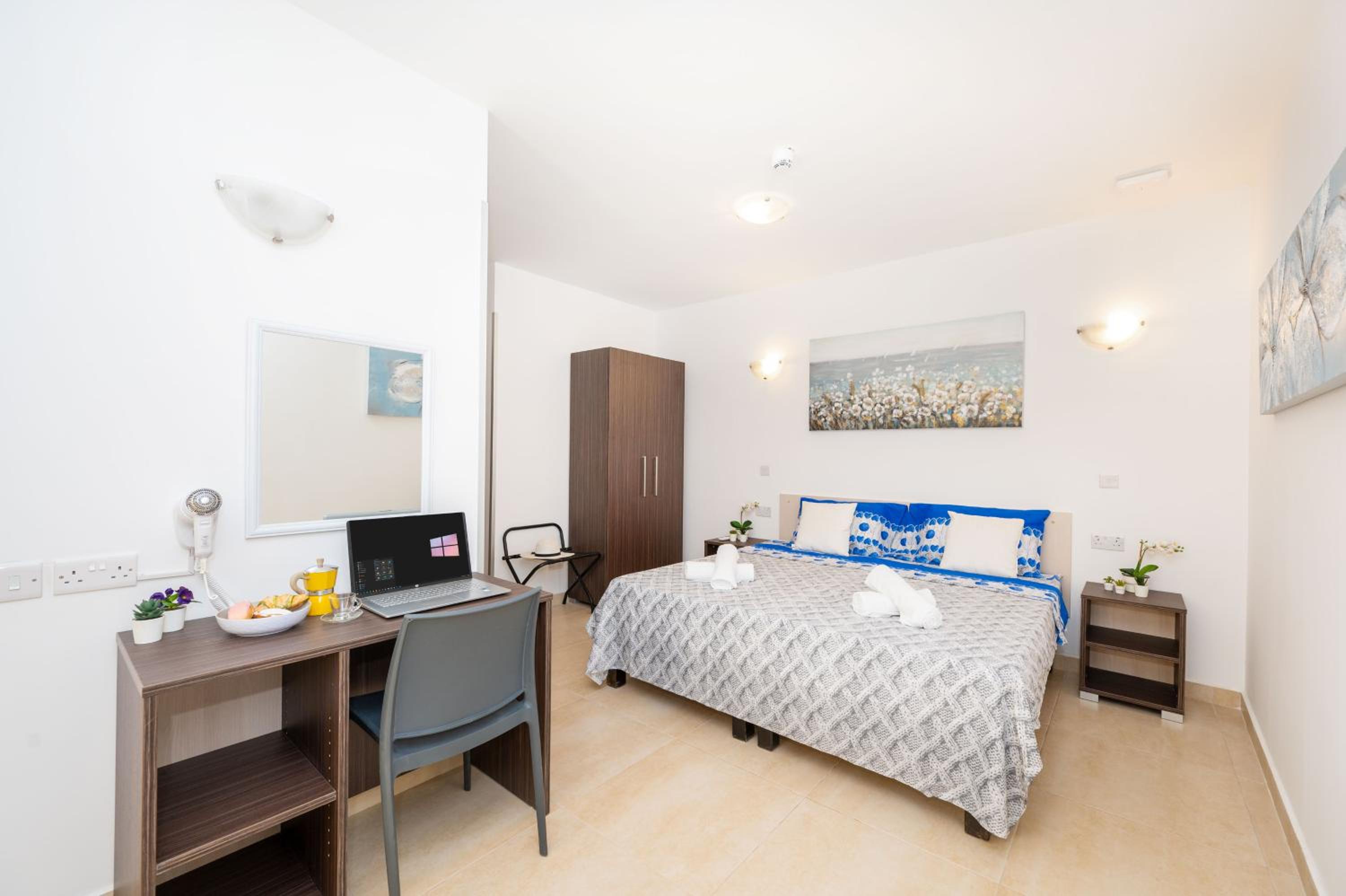 Photo 24
