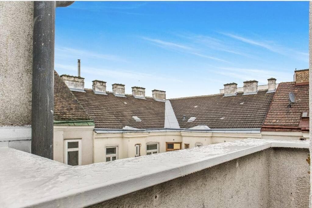 Hotel Vienna Wanderlust 2BR Apt in the Heart of It All - Image 1