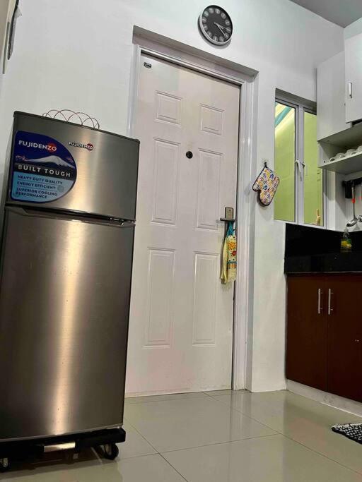 Rimaven Homes Clark-Dau (w/ Parking, Netflix, Wi-Fi) view 2