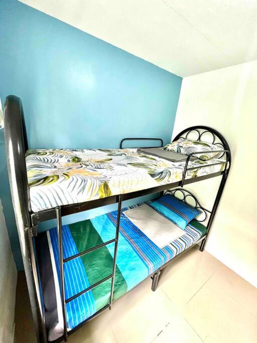 Rimaven Homes Clark-Dau (w/ Parking, Netflix, Wi-Fi) view 3