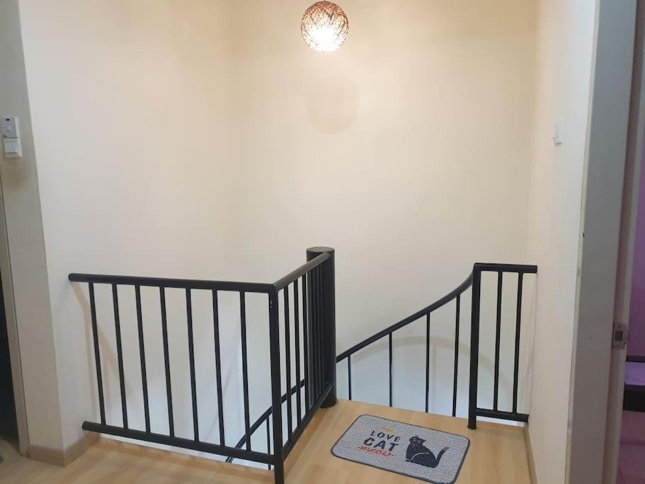 Cozy staycation home 3R2B photo 5