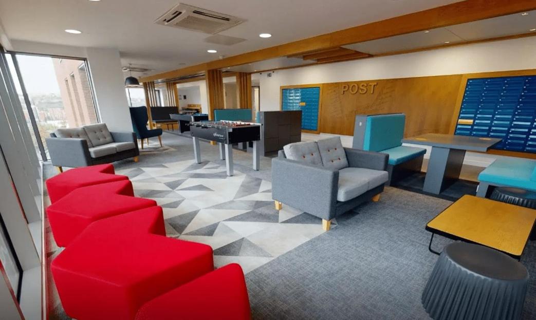 Ensuite Bedrooms with Shared Kitchen and Studios at Century Square in Sheffield