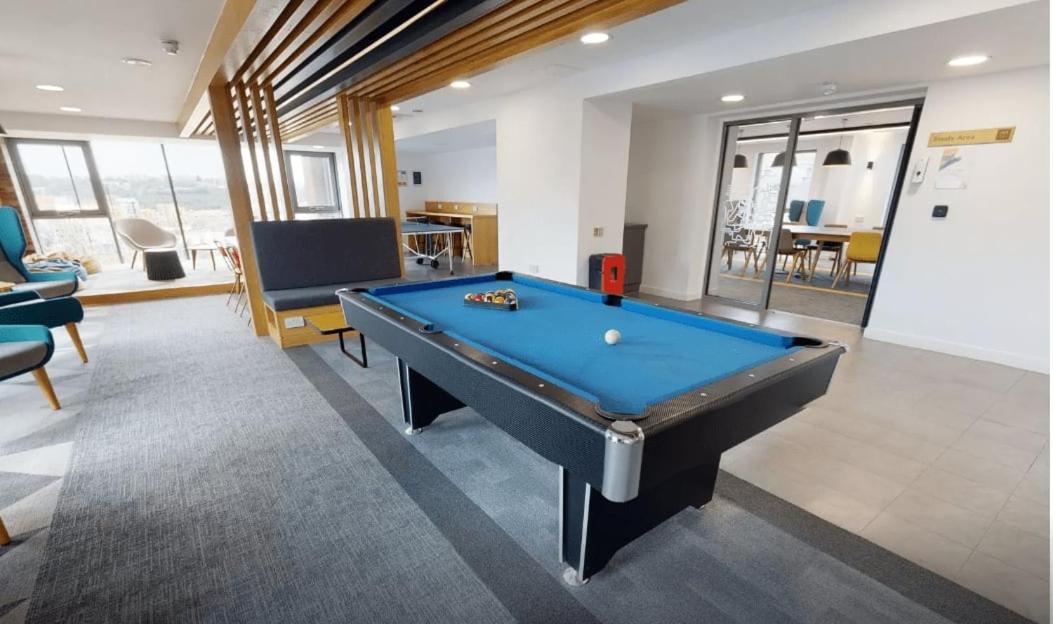 Ensuite Bedrooms with Shared Kitchen and Studios at Century Square in Sheffield