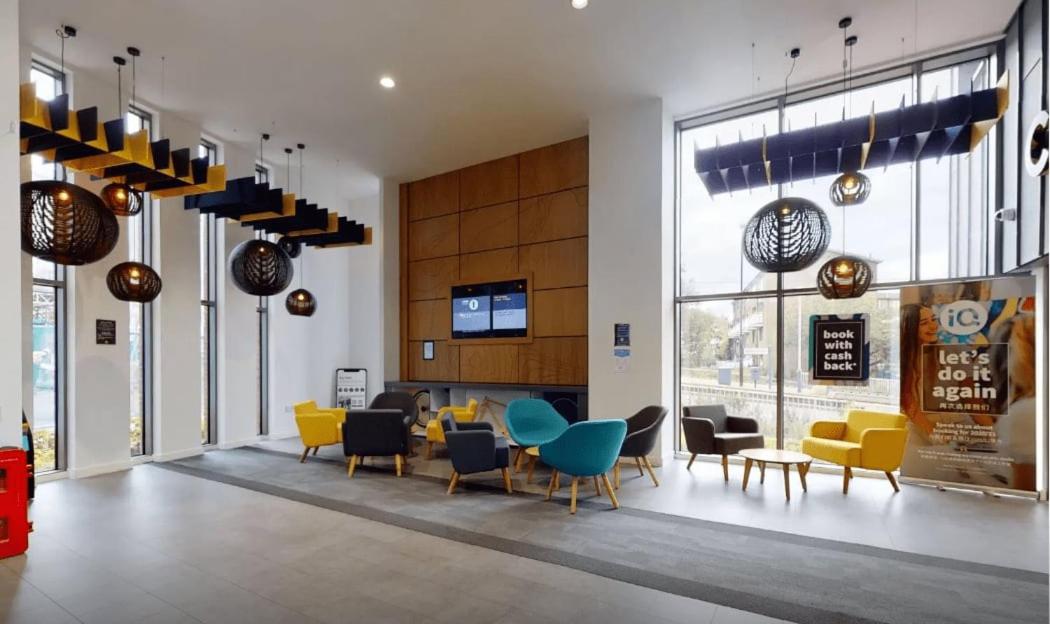 Ensuite Bedrooms with Shared Kitchen and Studios at Century Square in Sheffield