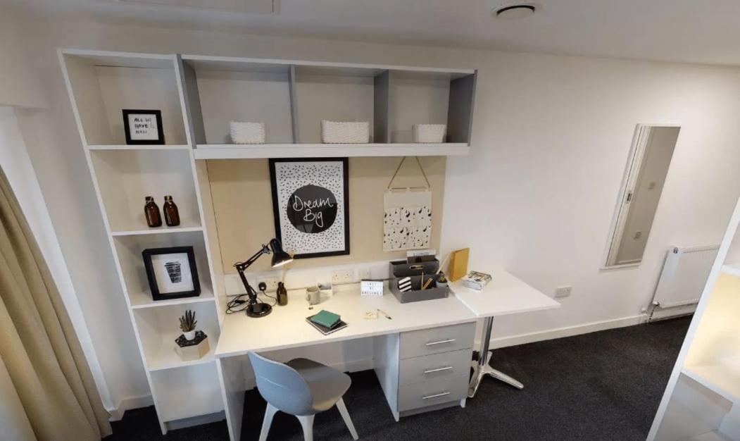 Ensuite Bedrooms with Shared Kitchen and Studios at Century Square in Sheffield