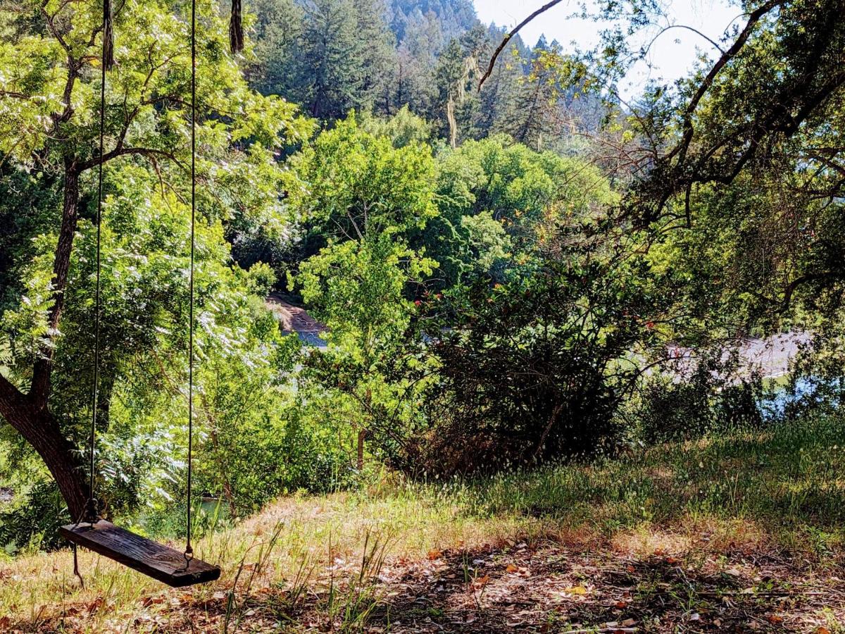 Riverfront Getaway With Wine Tastings Included