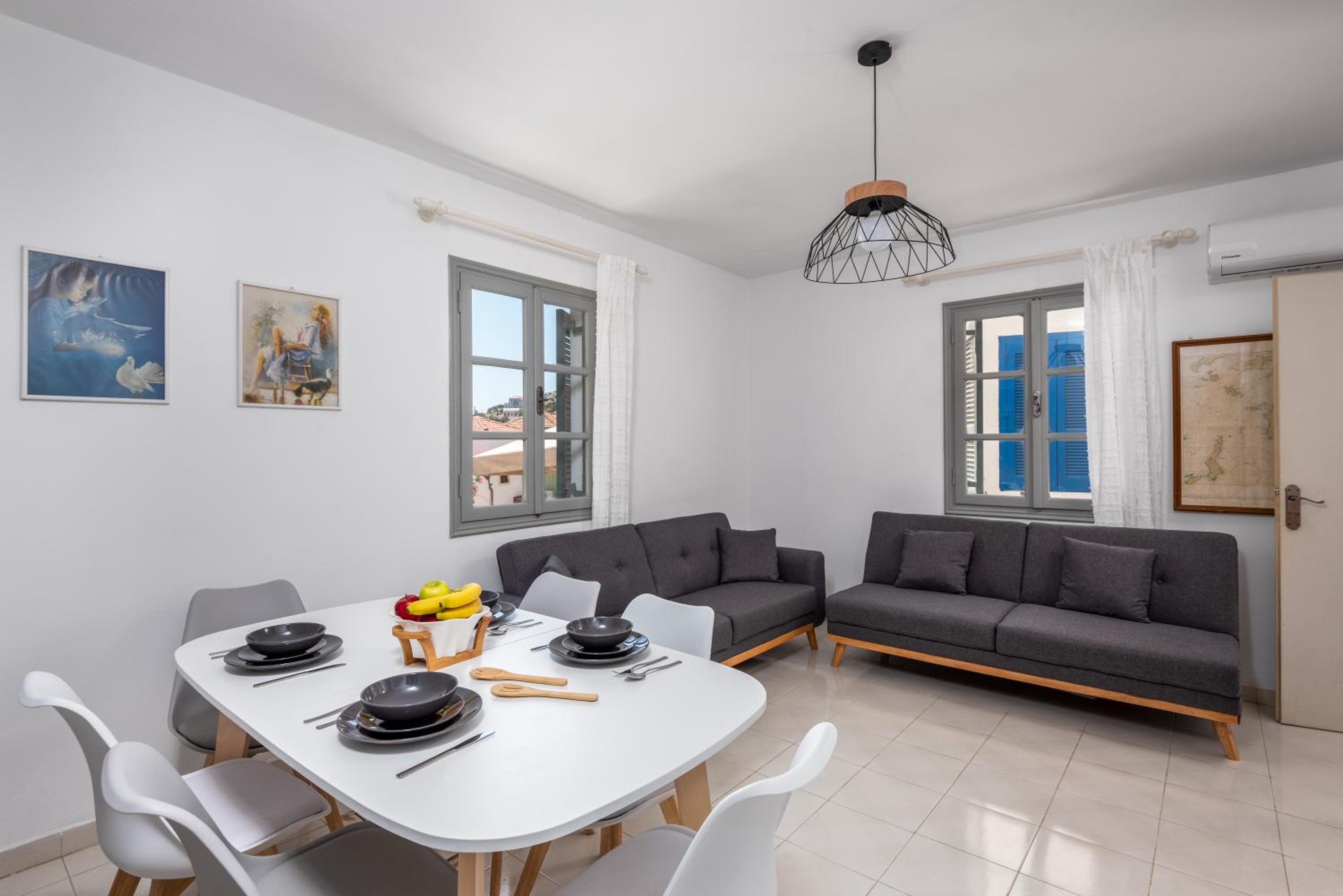 FOURLANOU HOUSE