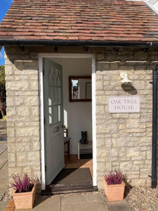 Ludlow - 10 mins. Stunning country house - sleeps 8 view 5