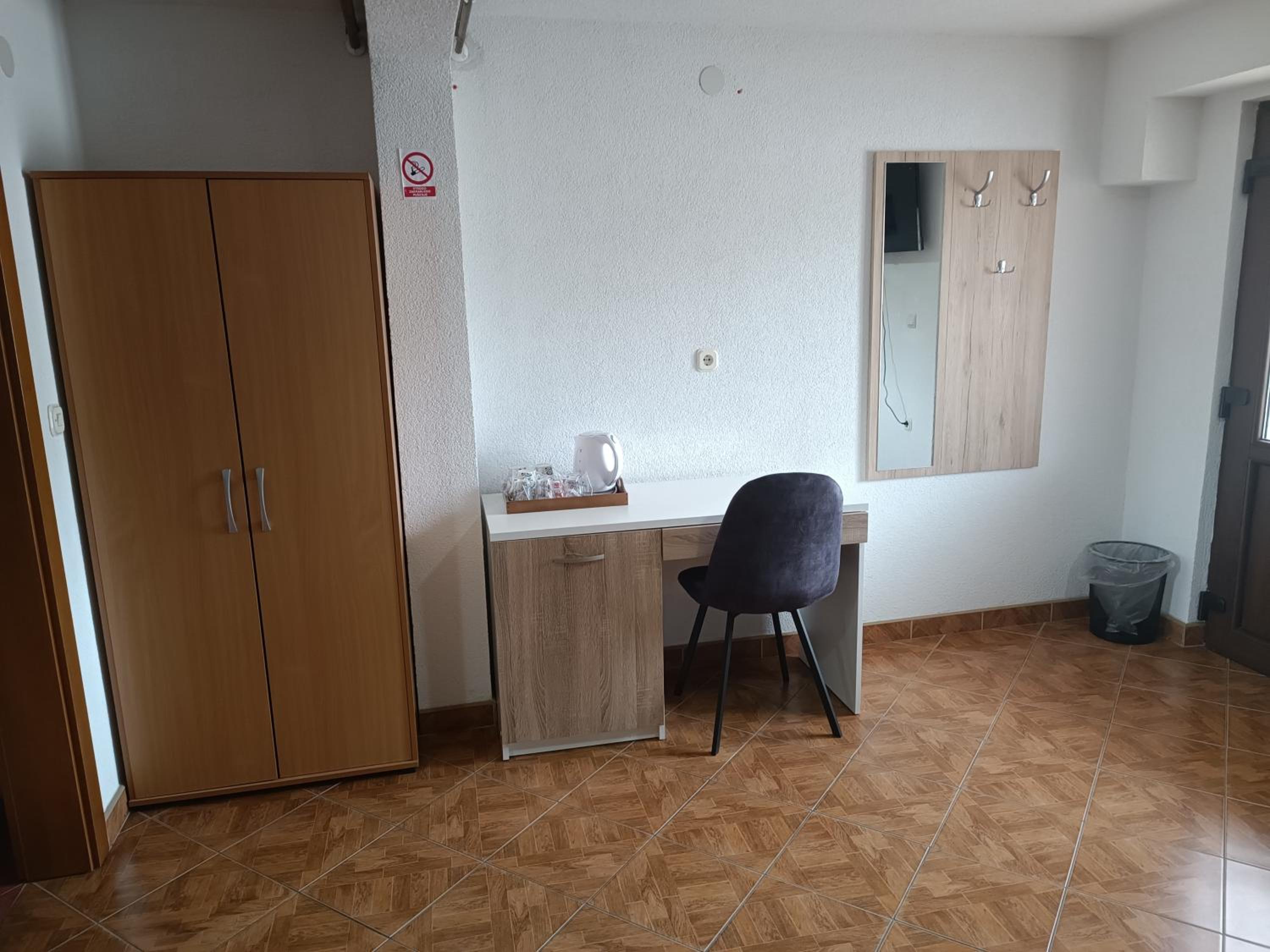 Photo 6