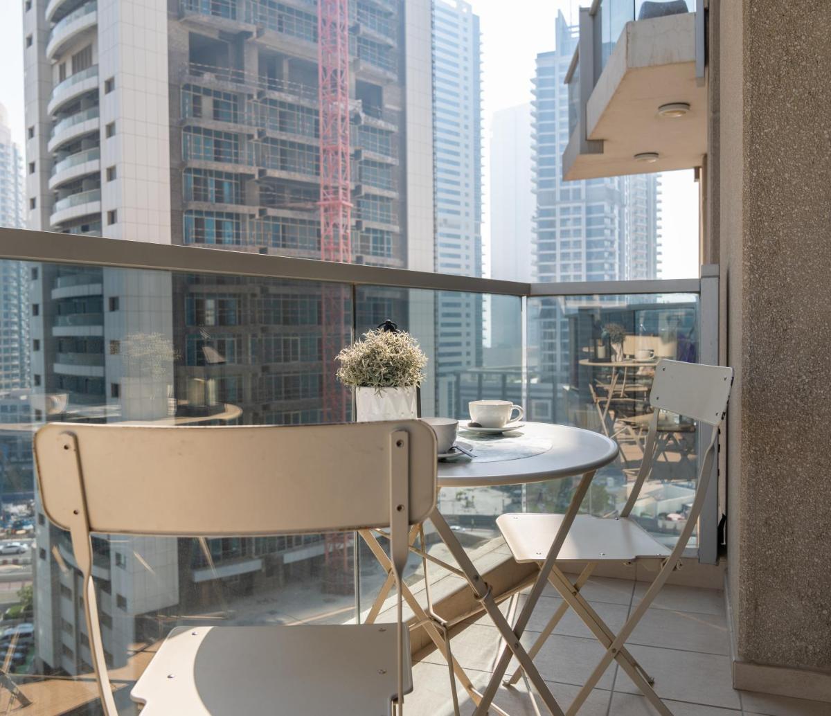 HiGuests - Luxe Apartment With Incredible Marina Views