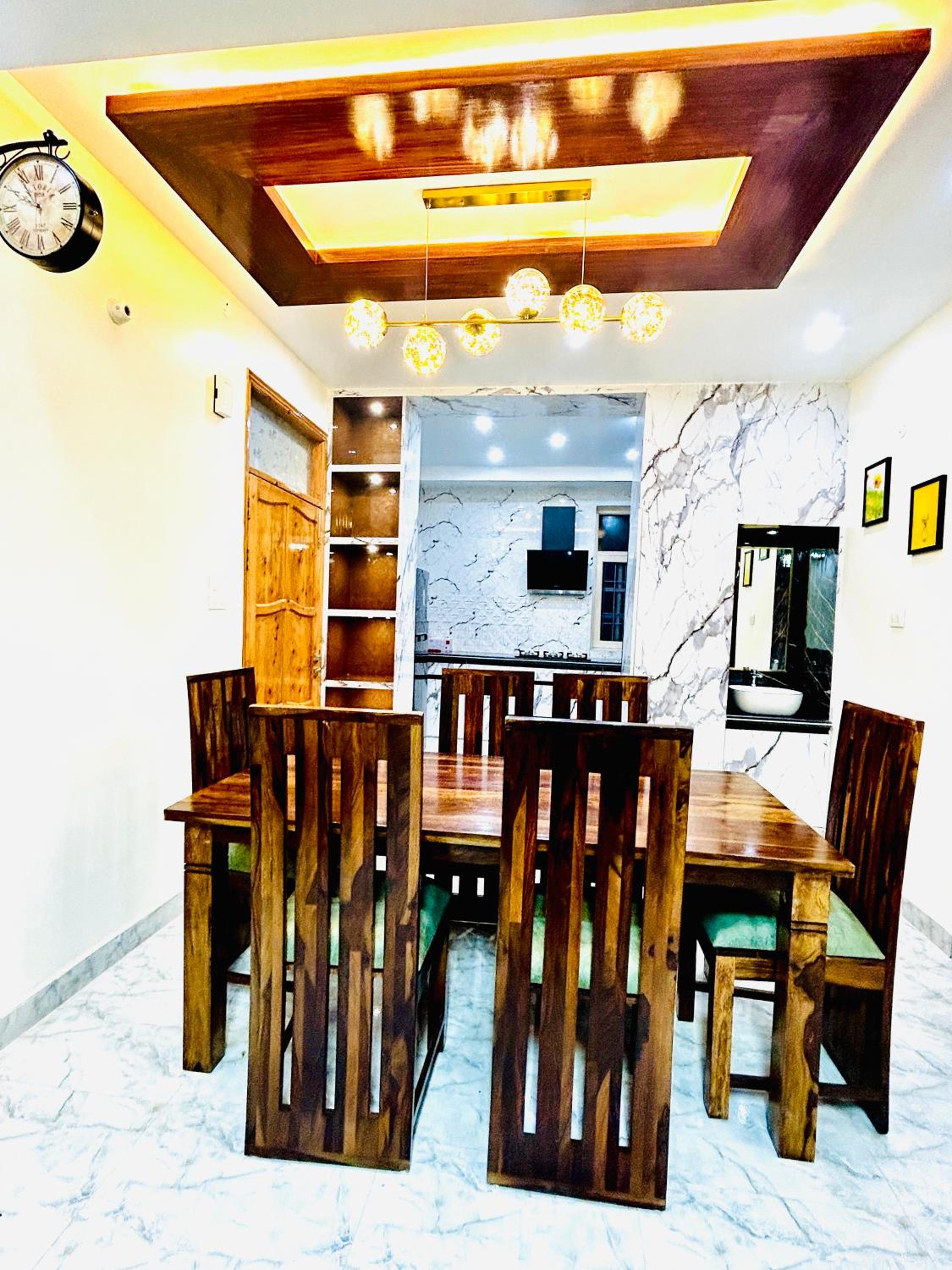 Wake Up to Valley View - 3BHK with Balcony - Mall Rd