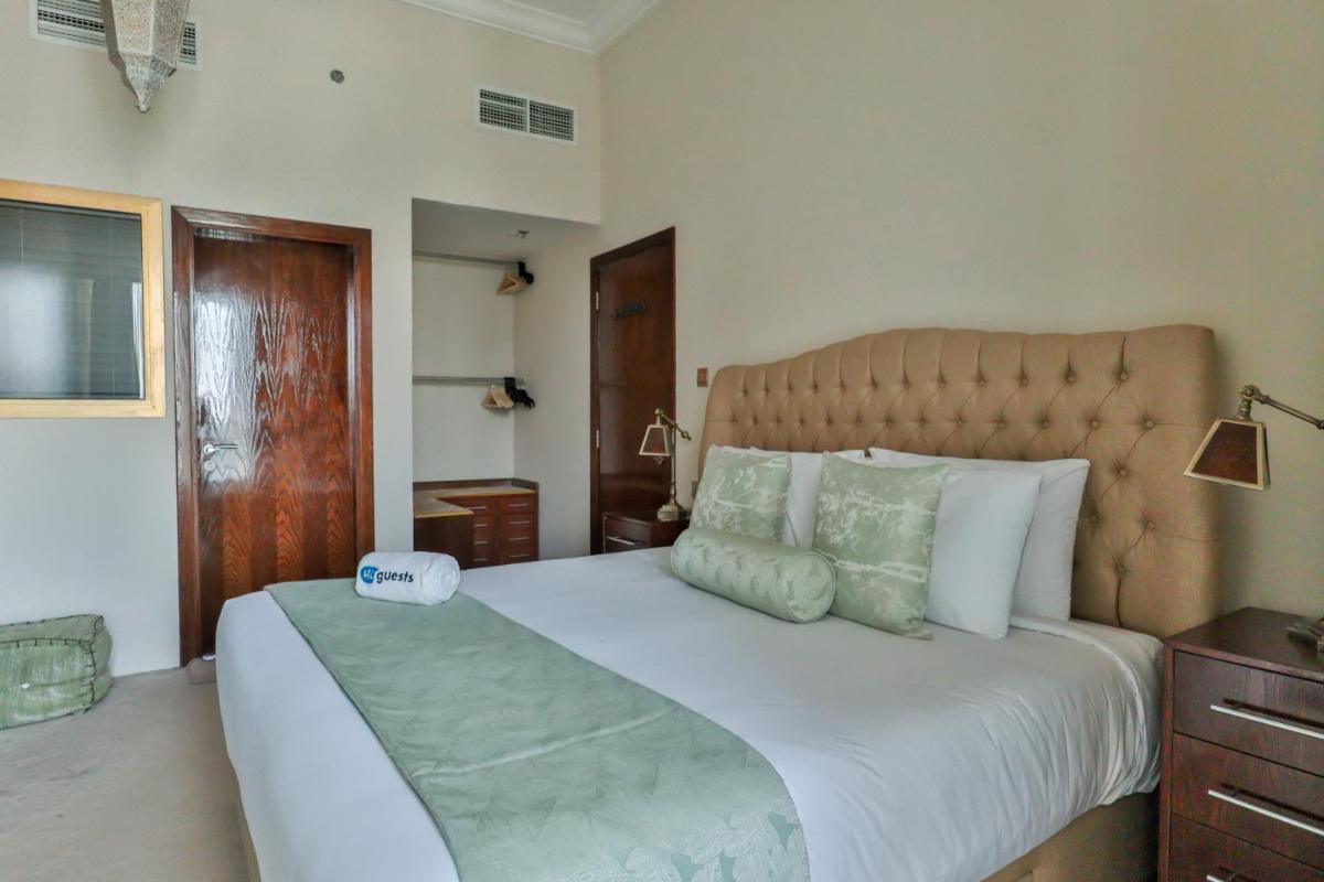 HiGuests - Arabesque Apt with Private Jacuzzi and Terrace