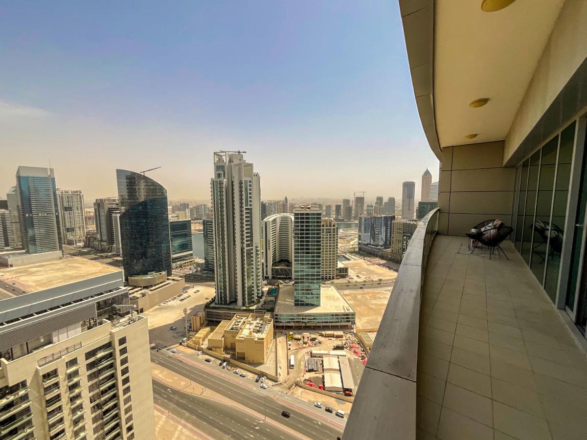 HiGuests - Arabesque Apt with Private Jacuzzi and Terrace