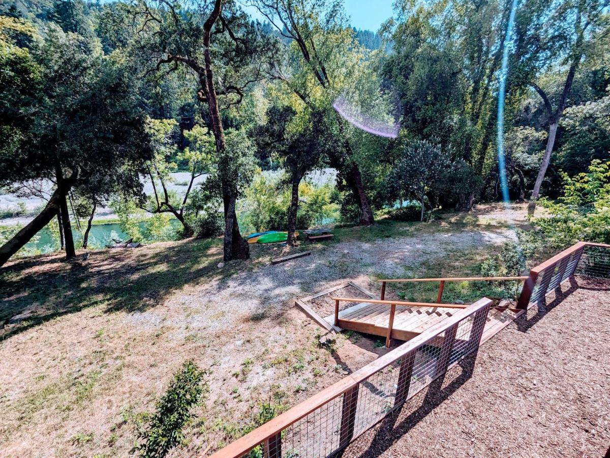 Riverfront Getaway With Wine Tastings Included