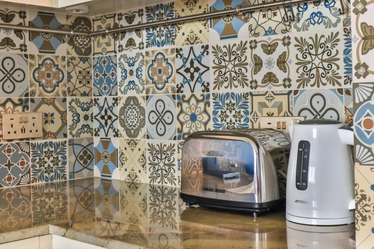 HiGuests - Arabesque Apt with Private Jacuzzi and Terrace