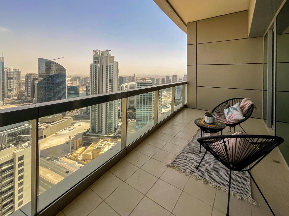 HiGuests - Arabesque Apt with Private Jacuzzi and Terrace