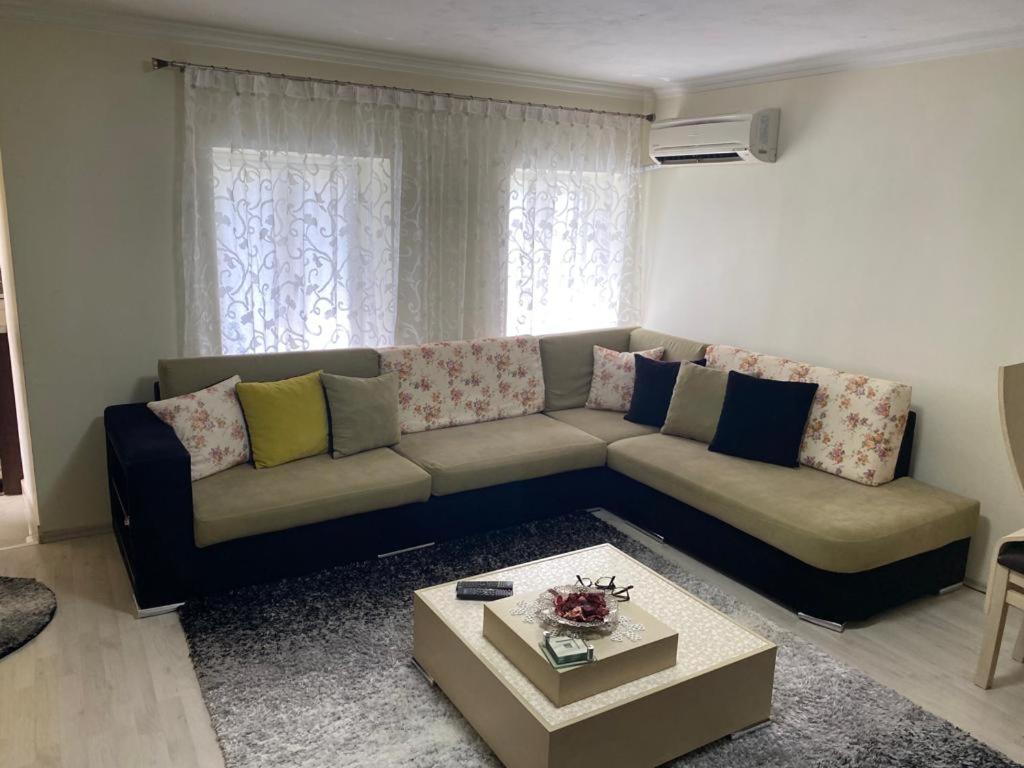 Lula Guesthouse
