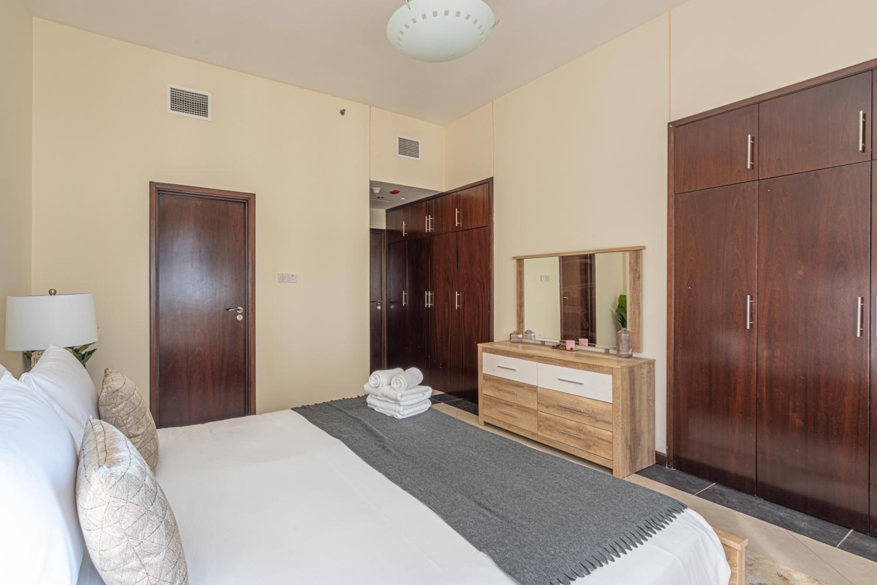 HiGuests - Cheerful Apt With Stunning Views in Port Saeed