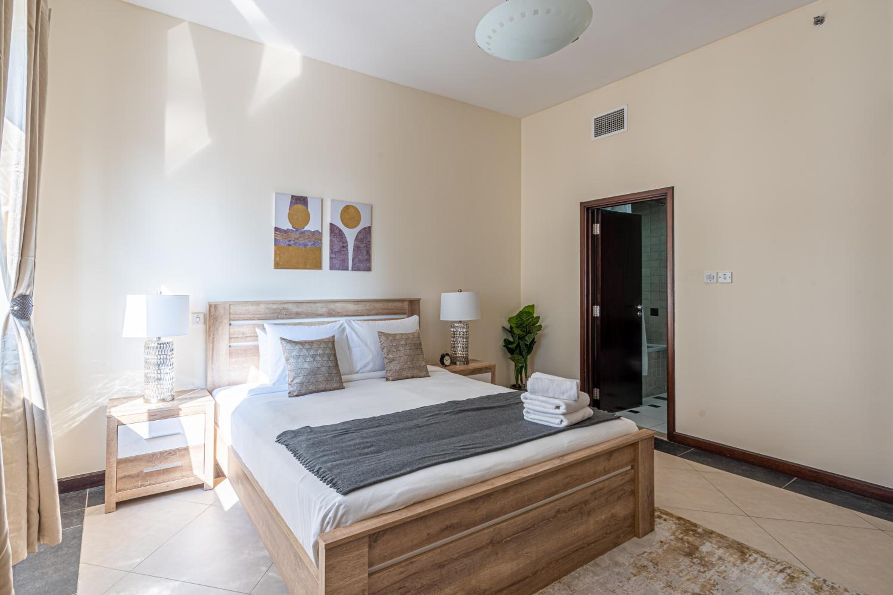 HiGuests - Cheerful Apt With Stunning Views in Port Saeed